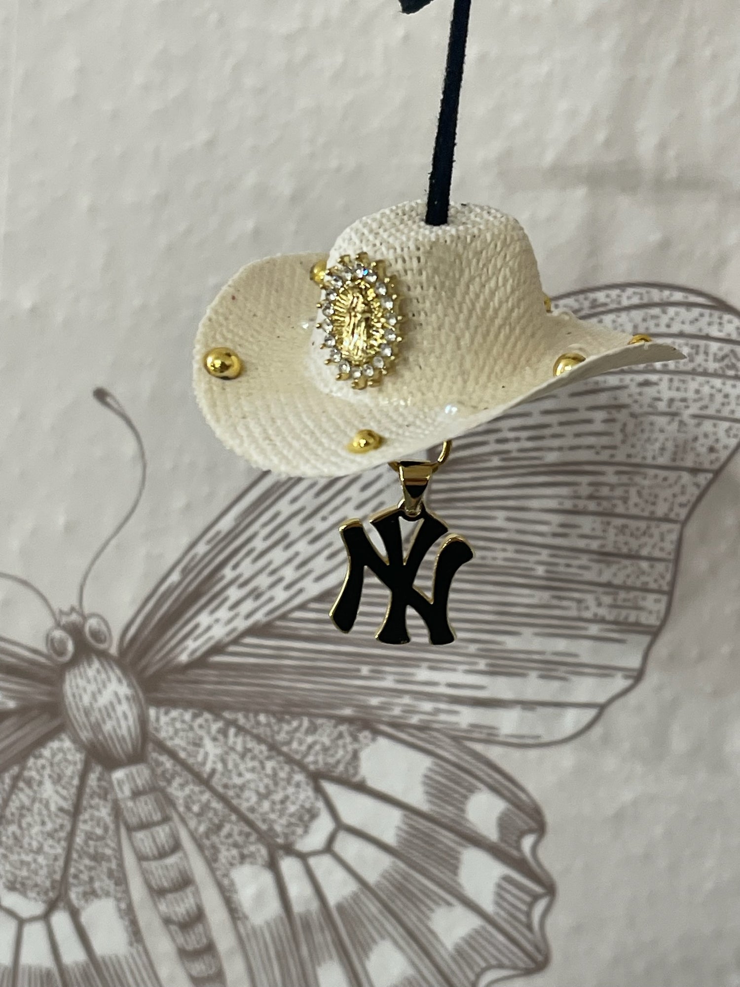 NY Virgen Sombrero