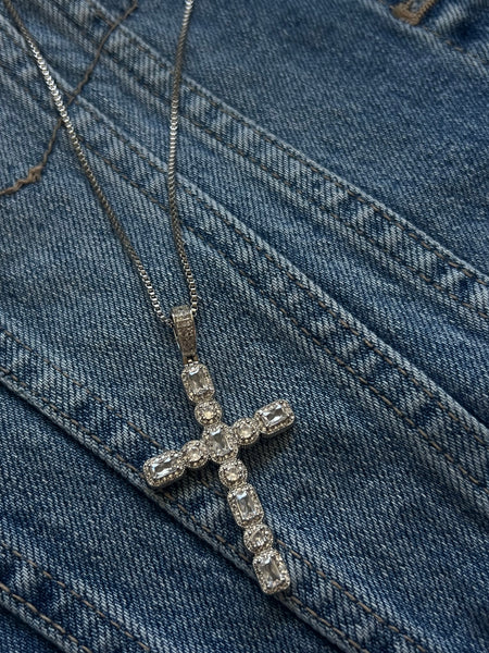 Casually Silver Cross Necklace